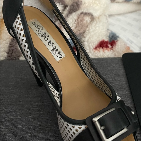 Incredibly fun heel! Dress it up or down. Brand Naughty Monkey - Picture 2 of 4